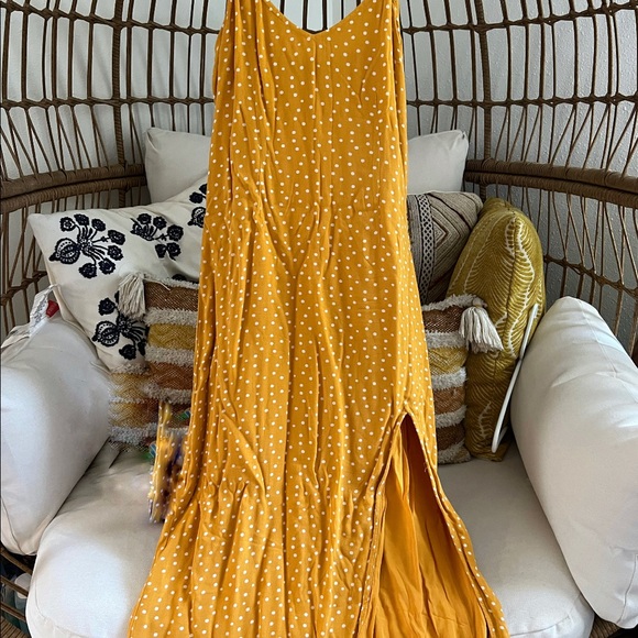 Abercrombie & Fitch Dresses & Skirts - Polka dot yellow dress